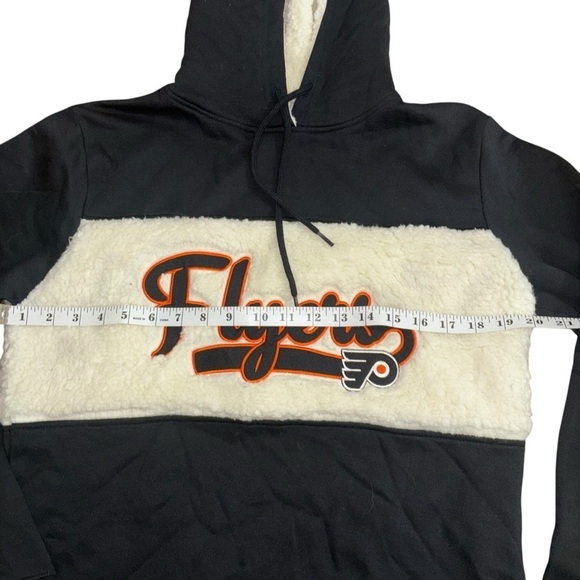 NWT Philadelphia Flyers NHL Hockey Fleece Hoodie Women’s M Sports Jersey Warm - Picture 8 of 13